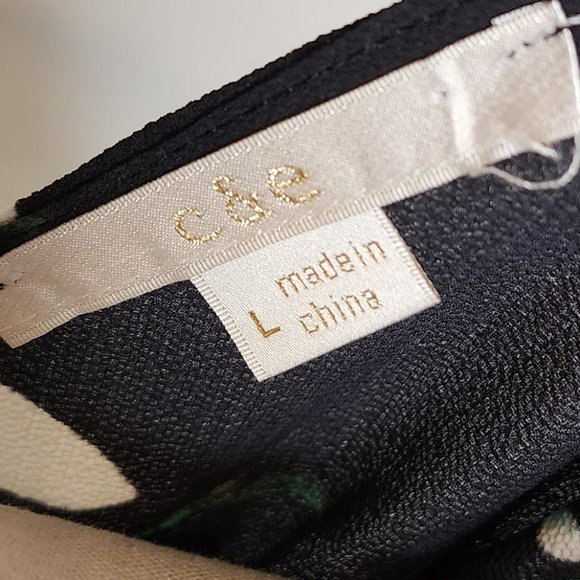 Cold Shoulder Navy Floral Top Size L - Picture 10 of 10